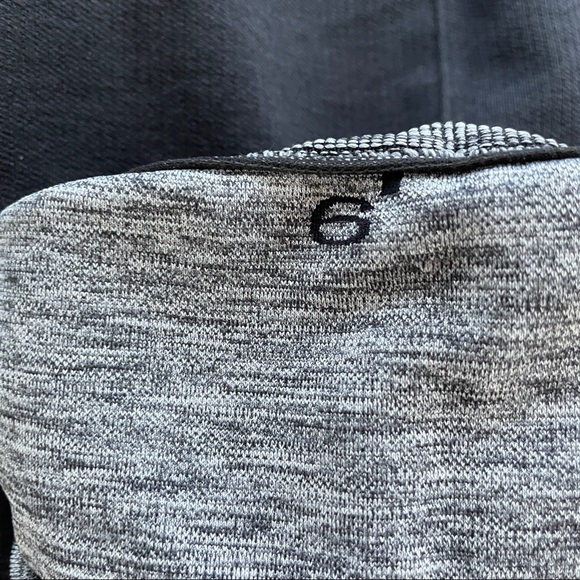 Lululemon Seamlessly Stree Crop leggings 6 - Picture 8 of 9